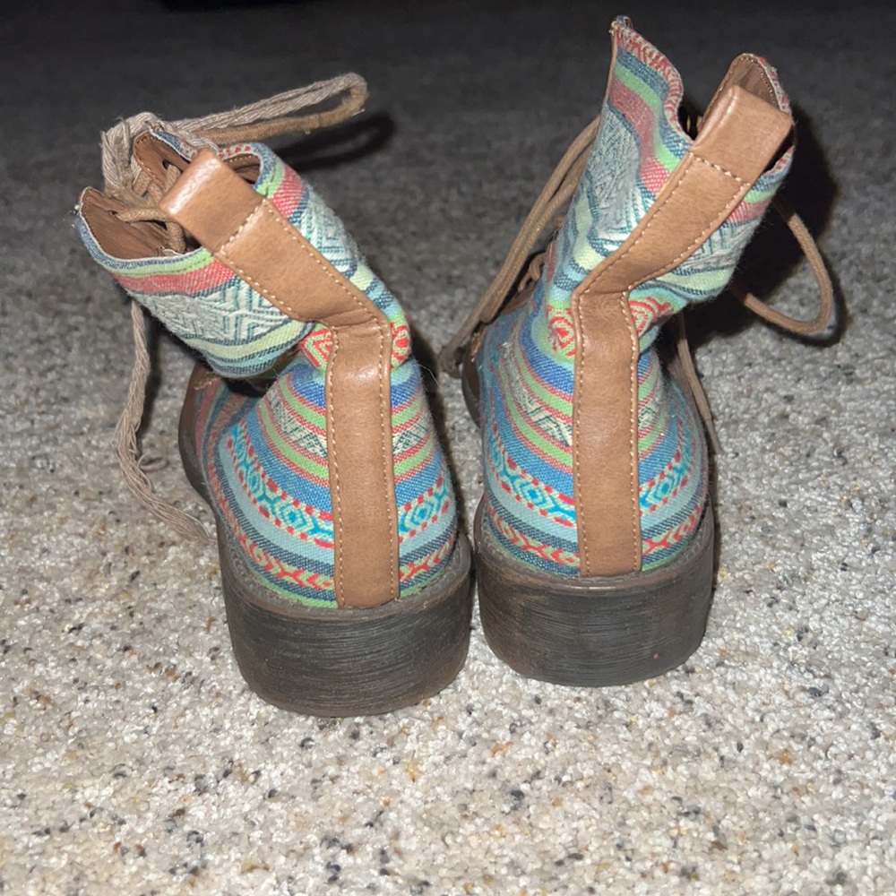 Aztec-print boots - Picture 3 of 4